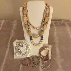 Plunder Layered Natural Wood Bead Necklace Set in Beige and Cream